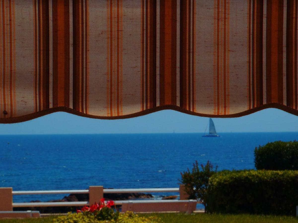 Studio Pieds Dans L'Eau Saint-Raphaël Exterior foto